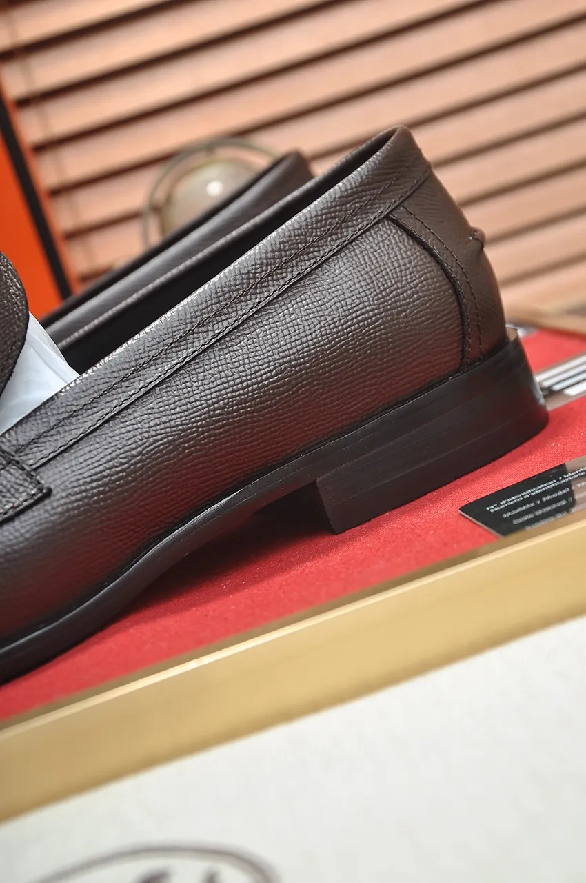Men's shoes💰540💶[HERMES] (cowhide lining)🍀Italian top luxury🍀He does not pursue novel styles and gorgeous colors, but attracts the favor of successful men with his flawless, elegant and classic style. Formal leather shoes This very comfortable, simple and stable style allows you to easily match any style! The pattern is absolutely 1:1 refined from the original case, and we strive for excellence in materials, imported cowhide + cowhide lining💪💪💪extraordinary texture👍! .Code number: 38-45 (45 customized)